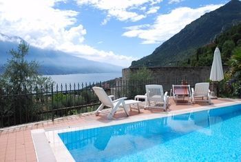 B&B Villa Fior Di Loto リモーネ・スル・ガルダ エクステリア 写真